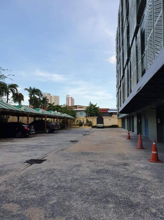 曼谷 蒙大拿沙东旅馆酒店 外观 照片
